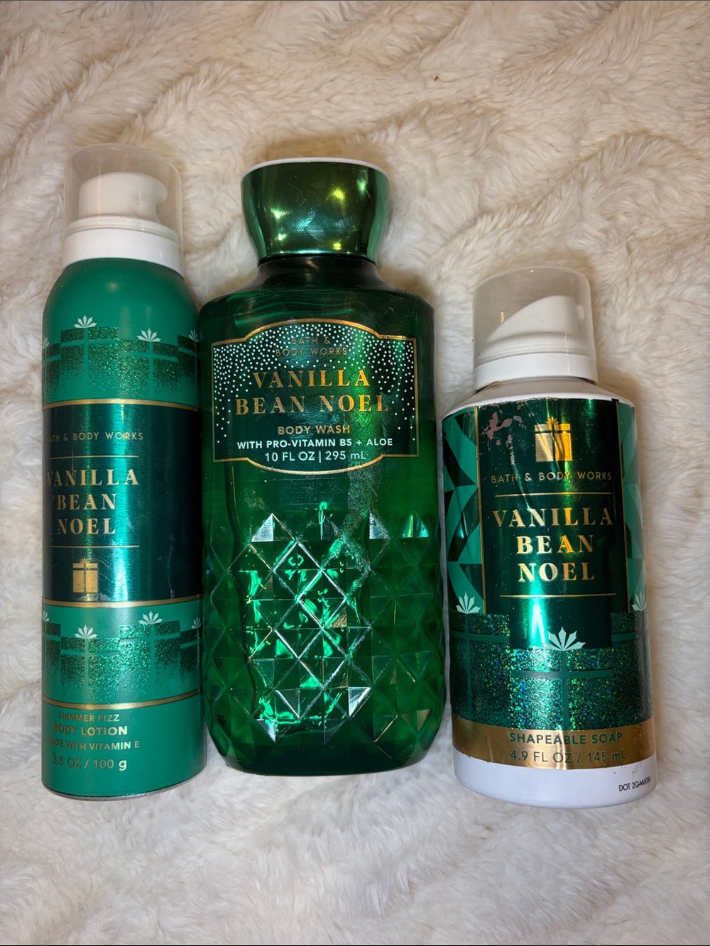 Bath & Body Works Vanilla Bean Noel Bath Trio - Green Metallic